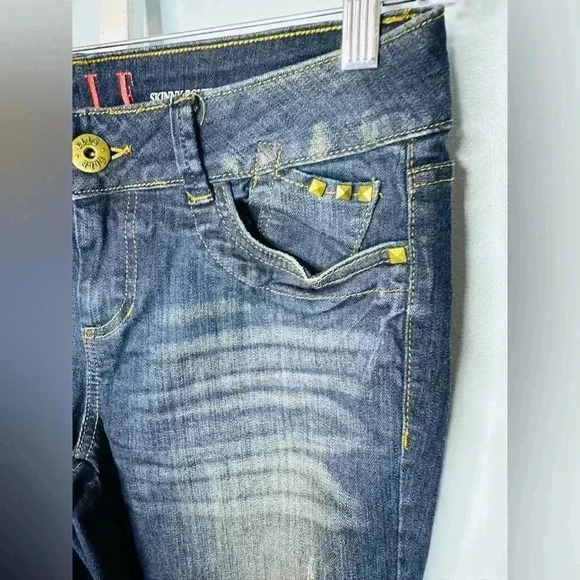 NWOT Elle Women's Blue Denim Medium Wash Skinny Boyfriend Jeans Size 8 - Picture 3 of 8